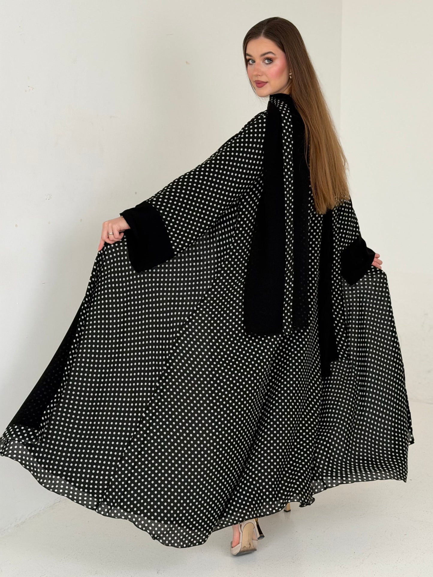 Polka Dot عباية بولكا دوت