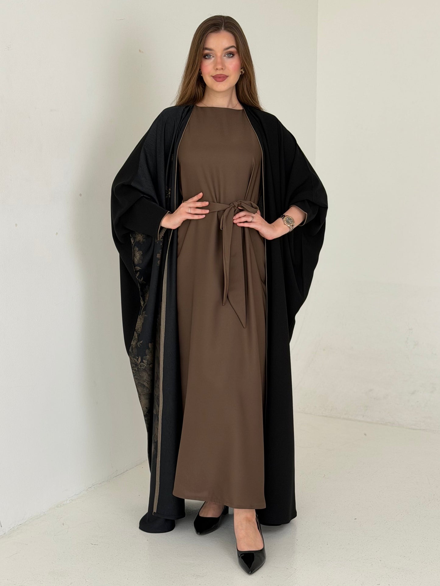 Zahia عباية زاهية