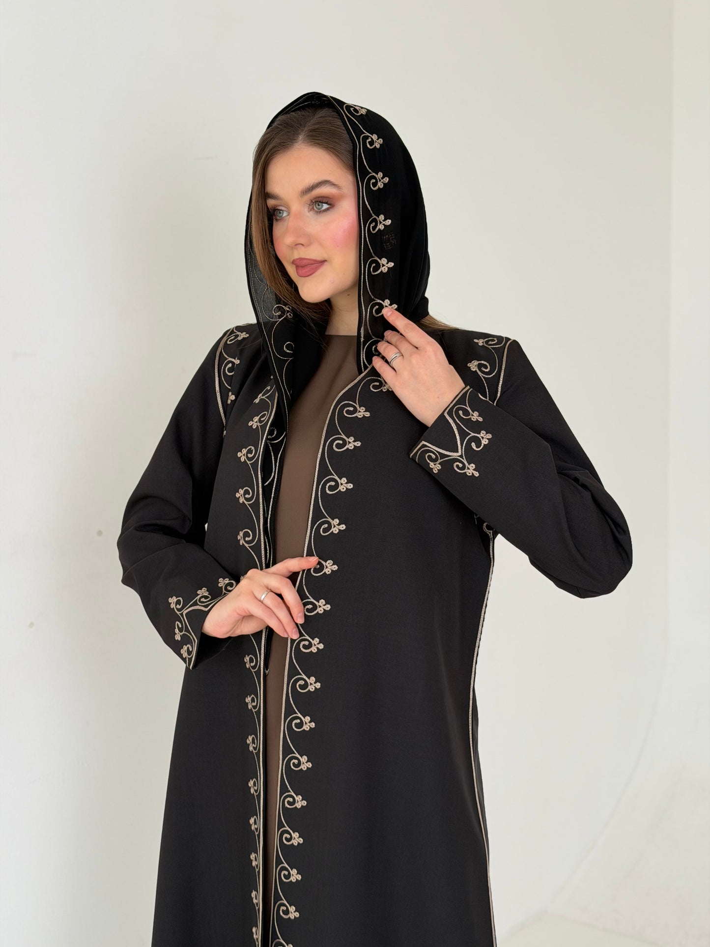 Sultanah عباية بليزر سلطانة