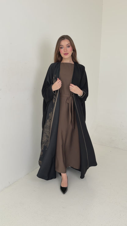 Zahia عباية زاهية