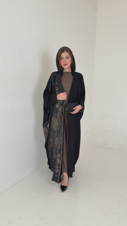 Zahia عباية زاهية